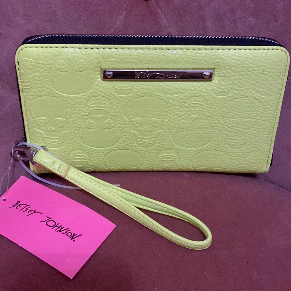 NWT Betsey Johnson Wristlet Wallet
